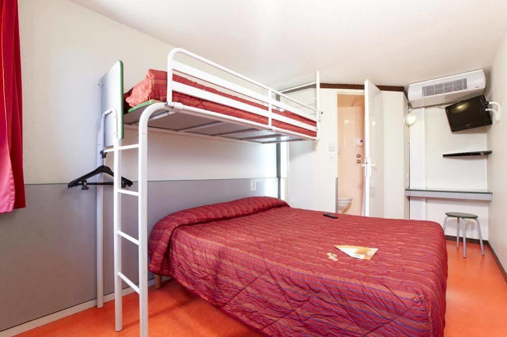 Premiere Classe St Quentin En Yvelines Elancourt Trappes Kültér fotó